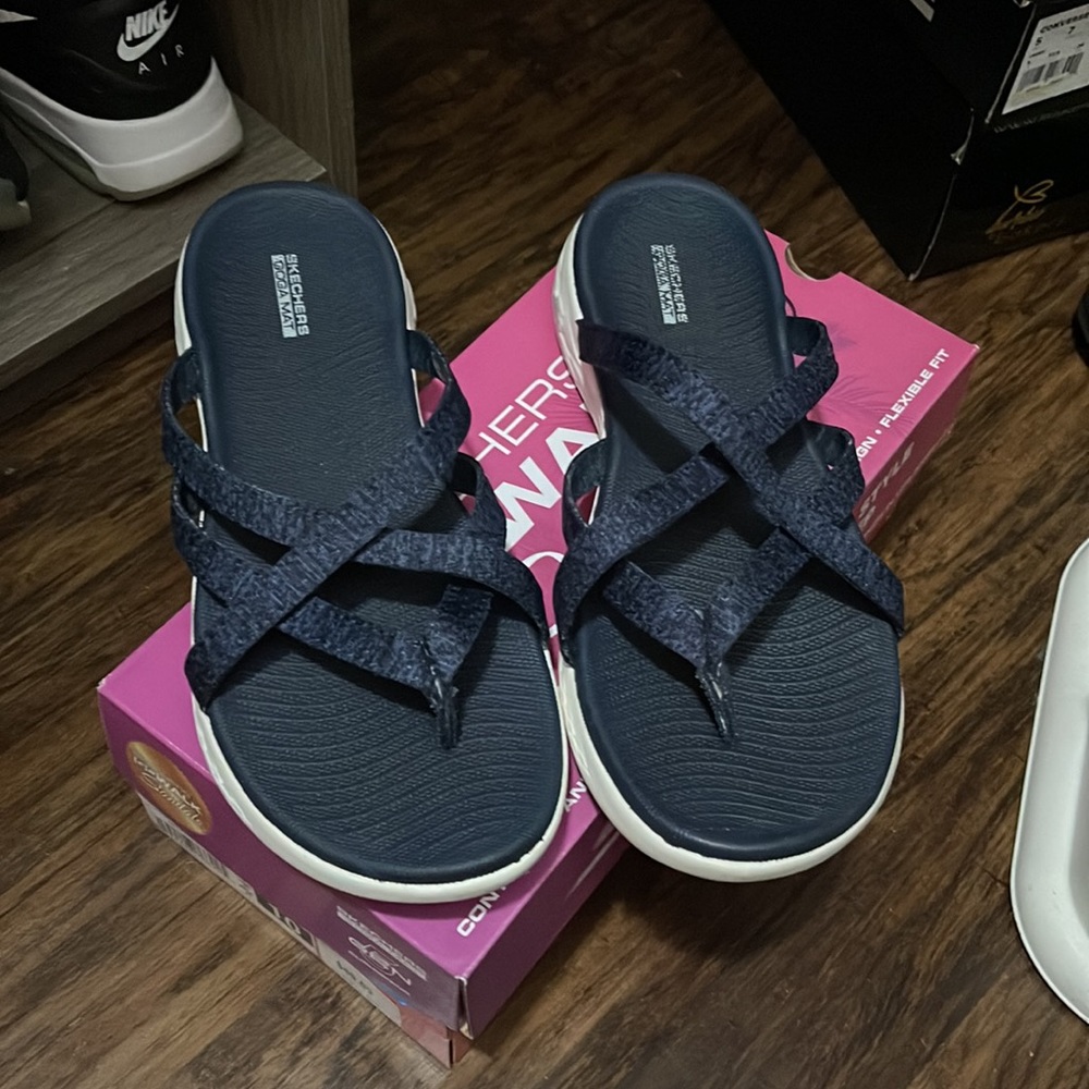 Comfortable Goga Mat Skechers Sandals View 6